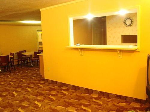 Americas Best Value Inn Bradford Restaurant photo