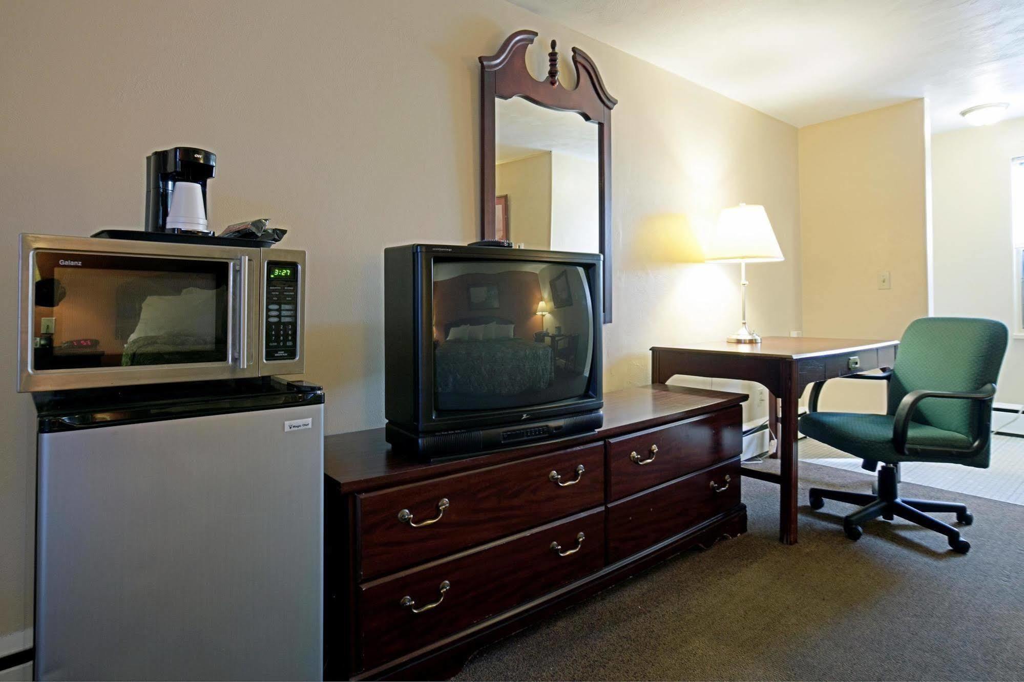 Americas Best Value Inn Bradford Room photo